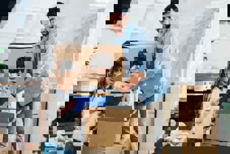 Father moving in with his children after divorce